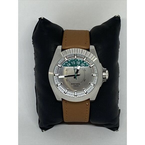 DIesel DZ-1699 Men's Brown Leather Analog Silver Dial Quartz Genuine Watch VK62